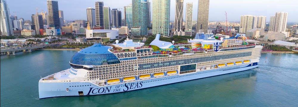 Grootste cruiseschip ooit officieel gedoopt in Miami door Lionel Messi
